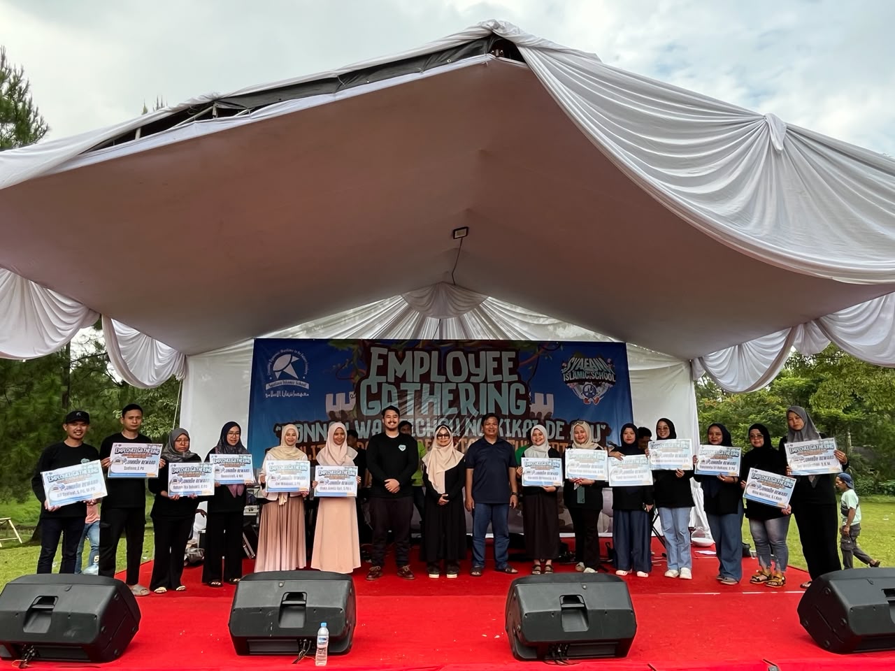 SYAFANA ISLAMIC SCHOOL BERANGKATKAN 19 STAF, GURU DAN JAMAAH MASJID UMRAH